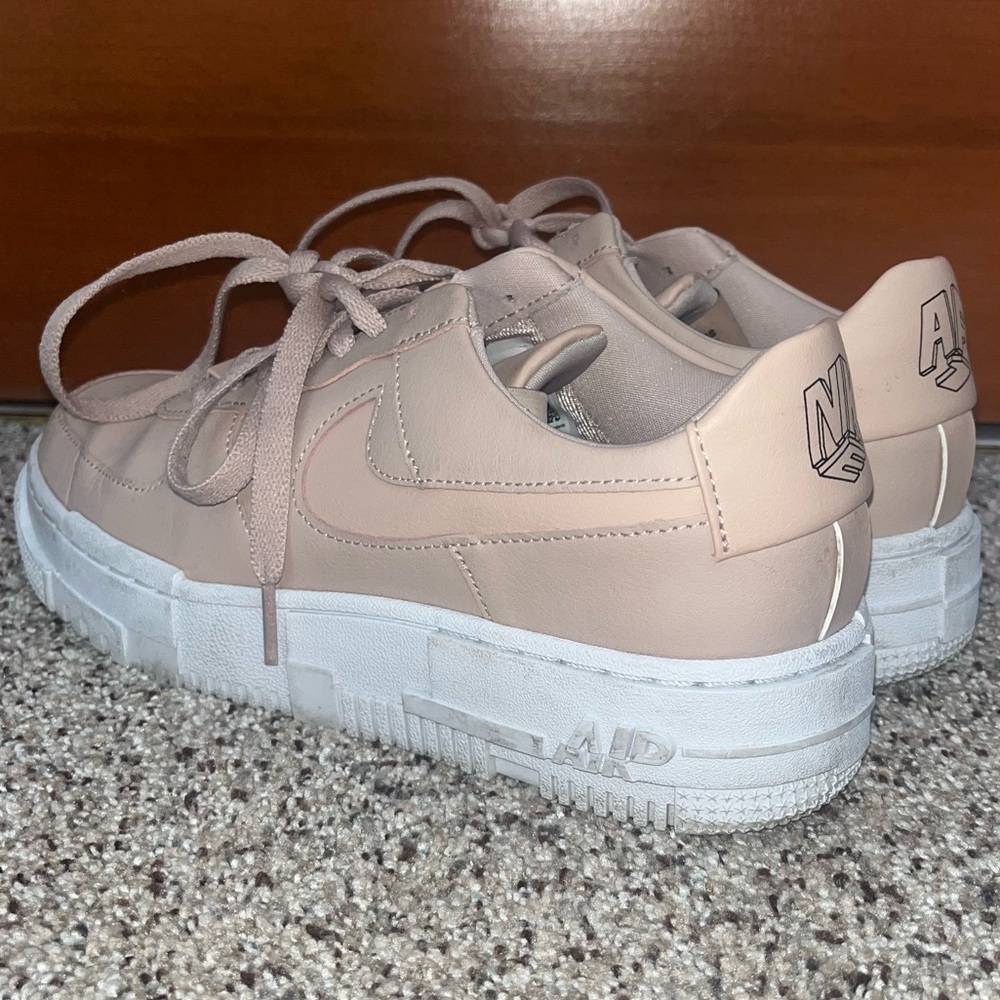 Nike Air Force 1 Low '07 trainers in pink